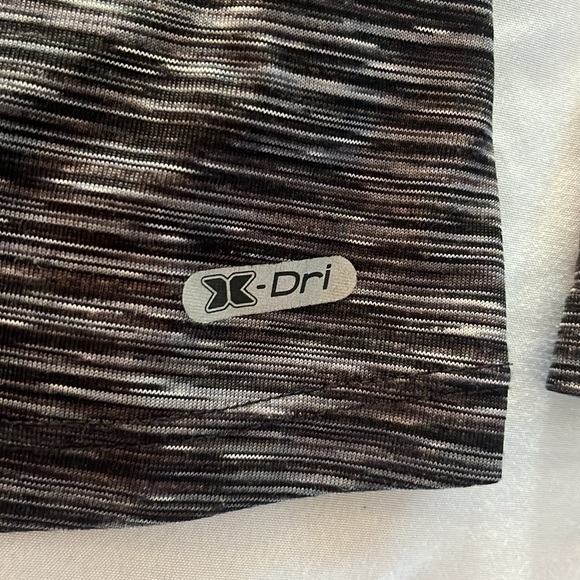 Reebok Performance Tshirt - Picture 7 of 9